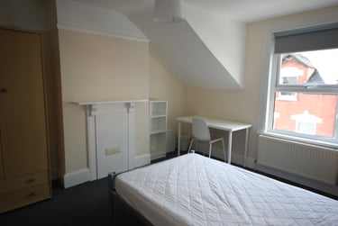 4 bed flat, Springfield road, St james, Exeter, EX46JL - Image 7