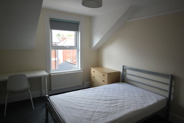 4 bed flat, Springfield road, St james, Exeter, EX46JL - Image 8