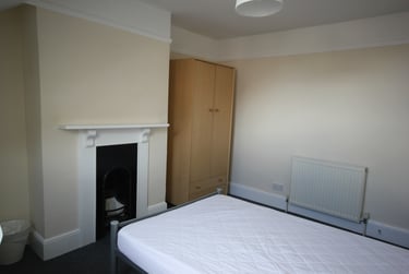 4 bed flat, Springfield road, St james, Exeter, EX46JL - Image 6