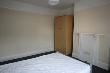 4 bed flat, Springfield road, St james, Exeter, EX46JL - Image 10