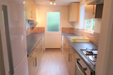 6 bed house, Campbell road, London road, Brighton, BN14QD - Image 2