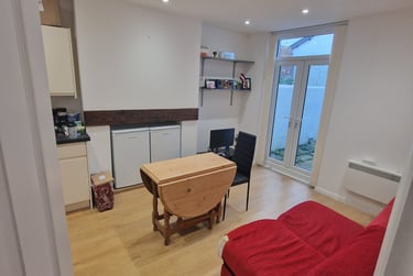 1 bed house, Sackville Road, Hove station, Brighton, BN33WE - Image 7