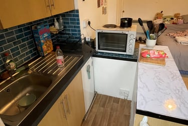 1 bed flat, Sackville Road, Hove station, Brighton, BN33WE - Image 4