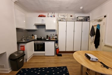 1 bed house, Sackville Road, Kingsway, Brighton, BN33WE - Image 4