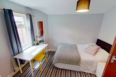 5 bed house, Chichester Street, Newton, Chester, CH14AD - Image 2