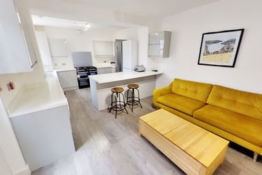 8 bed house, Chichester Street, Newton, Chester, CH14AD - Image 1