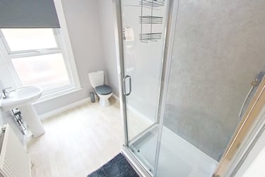 8 bed house, Chichester Street, Newton, Chester, CH14AD - Image 2