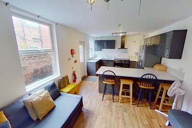 8 bed house, Chichester Street, Newton, Chester, CH14AD - Image 1