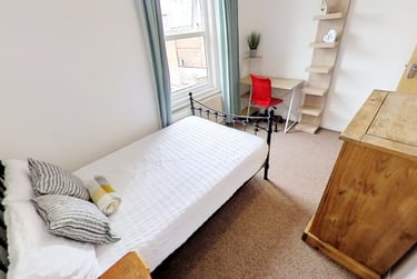 8 bed house, Chichester Street, Newton, Chester, CH14AD - Image 5