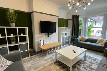 9 bed house, Raymond Street, City Centre, Chester, CH14EL - Image 1