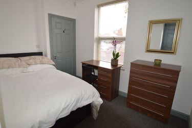 6 bed house, Comer Road, St Johns, Worcester, WR25HU - Image 2