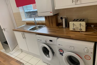 3 bed house, Crowther Street, Shelton, Stoke, ST42ER - Image 3