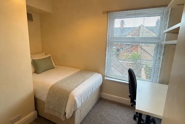 4 bed house, Carlton rd, Shelton, Stoke, ST42BG - Image 8