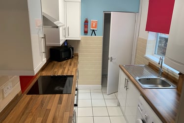 3 bed house, Crowther Street, Shelton, Stoke, ST42ER - Image 5