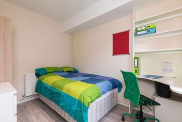 4 bed house, Carlton rd, Shelton, Stoke, ST42BG - Image 7