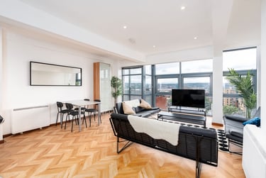 6 bed flat, 8 Portland Lane, City centre, Sheffield, S14DG - Image 1