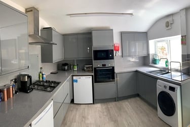 5 bed house, Alexandra Terrace, Brynmill, Swansea, SA20DX - Image 2