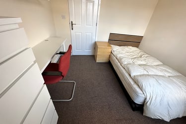 5 bed house, Myrtle Grove, Beeston, Nottingham, NG92EP - Image 10