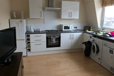 3 bed flat, Serina Court, Lenton Abbey, Nottingham, NG92GR - Image 2