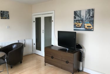 3 bed flat, Serina Court, Lenton Abbey, Nottingham, NG92GR - Image 4