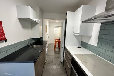 5 bed house, Myrtle Grove, Beeston, Nottingham, NG92EP - Image 8