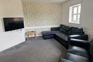 6 bed flat, Russell  street, Arboretum, Nottingham, NG74GT - Image 1