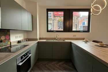 3 bed flat, Alfreton Road, Radford, Nottingham, NG73NN - Image 2