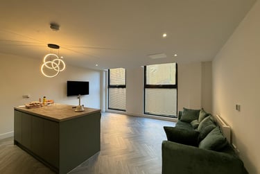 4 bed flat, Alfreton Road, Radford, Nottingham, NG73NN - Image 1