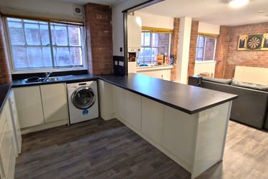 5 bed flat, Gamble street, Arboretum, Nottingham, NG74GU - Image 1