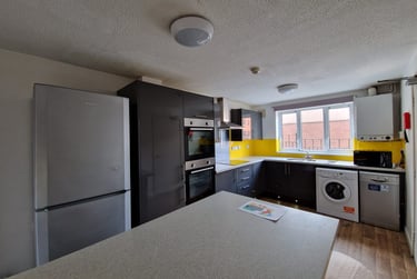 6 bed house, Russell street, Arboretum, Nottingham, NG74GT - Image 1