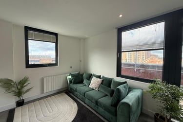 3 bed flat, Alfreton Road, Radford, Nottingham, NG73NN - Image 3