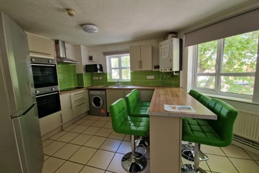 6 bed flat, Russell street, Arboretum, Nottingham, NG74GT - Image 1