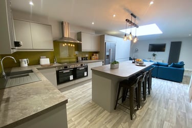 6 bed flat, Clarendon Street, Arboretum, Nottingham, NG15HS - Image 1