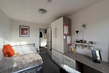 4 bed flat, Gamble street, Near university, Nottingham, NG74GU - Image 1