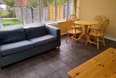 4 bed house, Roundhill Way, Park Barn, Guildford, GU28HS - Image 4