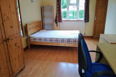 4 bed house, Roundhill Way, Park Barn, Guildford, GU28HS - Image 7