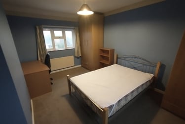 4 bed house, Roundhill Way, Park Barn, Guildford, GU28HS - Image 8