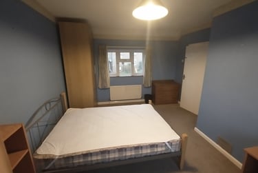 4 bed house, Roundhill Way, Park Barn, Guildford, GU28HS - Image 9