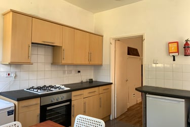 6 bed house, Sedgley road, Winton, Bournemouth, BH92JW - Image 2