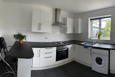 6 bed house, Capstone rd, Charminster, Bournemouth, BH88RT - Image 3