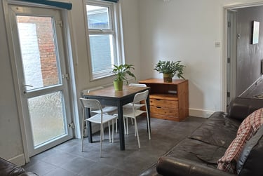 6 bed house, Osborne rd, Winton, Bournemouth, BH92JJ - Image 2