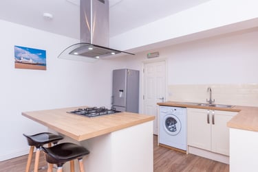 5 bed house, Grenville Road, Southsea, Portsmouth, PO40EA - Image 1