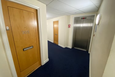 2 bed flat, Pilcher Gate, City centre, Nottingham, NG12GB - Image 2