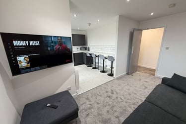 6 bed flat, Barrique Road, Dunkirk, Nottingham, NG72RP - Image 1