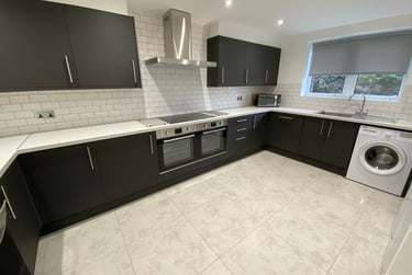 7 bed house, Aston Court, Dunkirk, Nottingham, NG72RP - Image 1