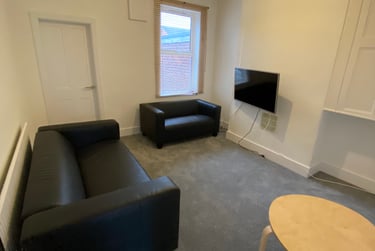 4 bed house, Cromwell Street, Arboretum, Nottingham, NG74GL - Image 2