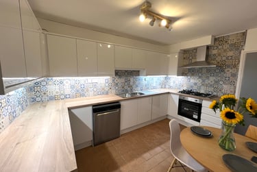 6 bed house, Henrietta street, Central, Swansea, SA14HW - Image 3