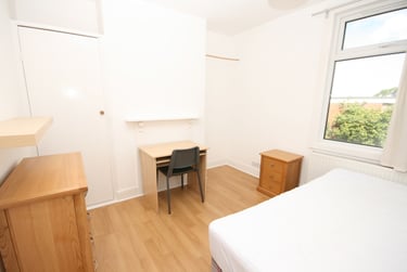 4 bed house, Gladstone Road, St Sidwells, Exeter, EX12EE - Image 4