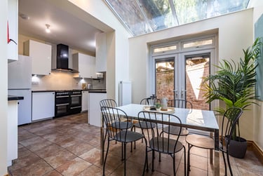 6 bed house, Hope drive, The park estate, Nottingham, NG71DL - Image 1