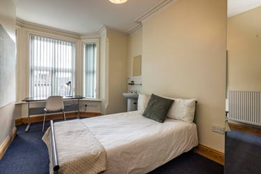 8 bed house, Burns st, Arboretum, Nottingham, NG74DT - Image 4